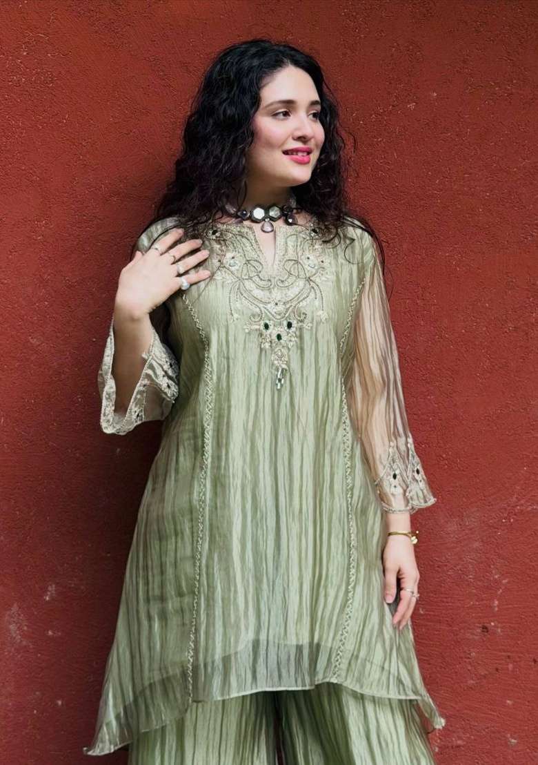 Green Embroidery Silk Salwar Suit Set - Indya