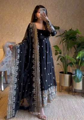 Black Embroidery Silk Gown Set