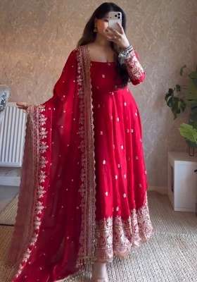 Red Embroidery Silk Gown Set
