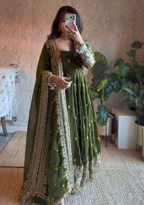 Green Embroidery Silk Gown Set