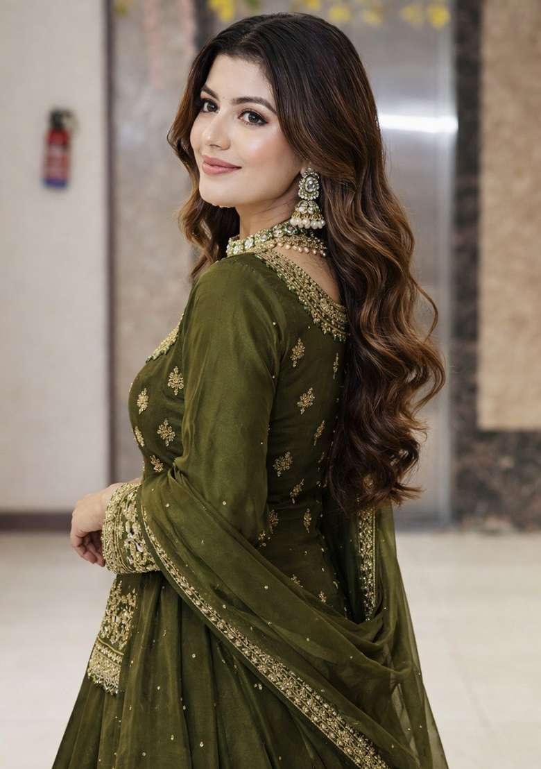 Moss Green Embroidery Chanderi Kurta Set - Indya