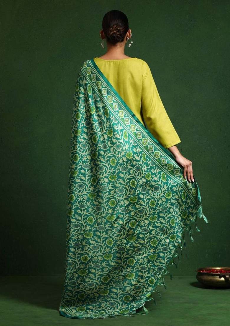 Lime Green Embroidery Cotton Kurta Set - Indya