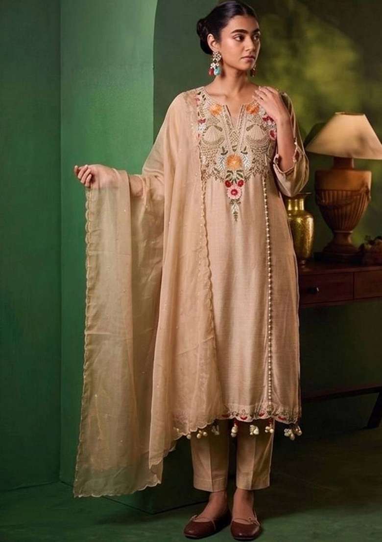 White Embroidery Chanderi Kurta Set - Indya