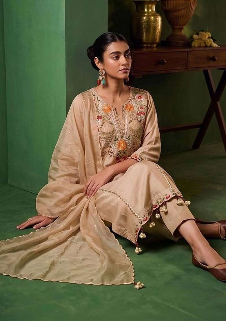 White Embroidery Chanderi Kurta Set - Indya