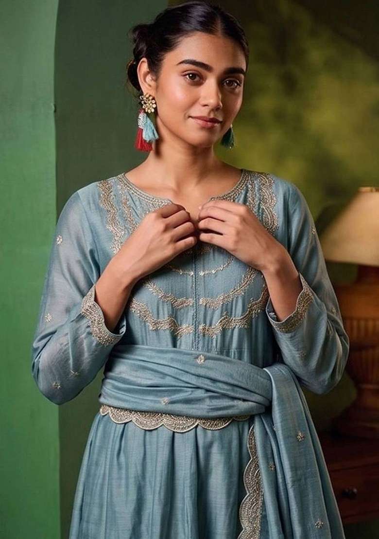 Blue Embroidery Silk Kurta Set - Indya