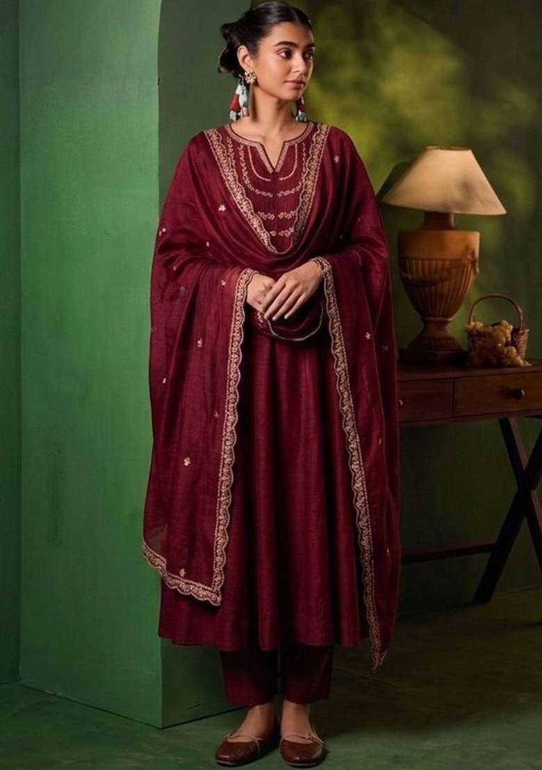 Red Embroidery Silk Kurta Set - Indya