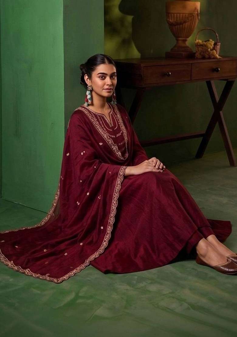 Red Embroidery Silk Kurta Set - Indya