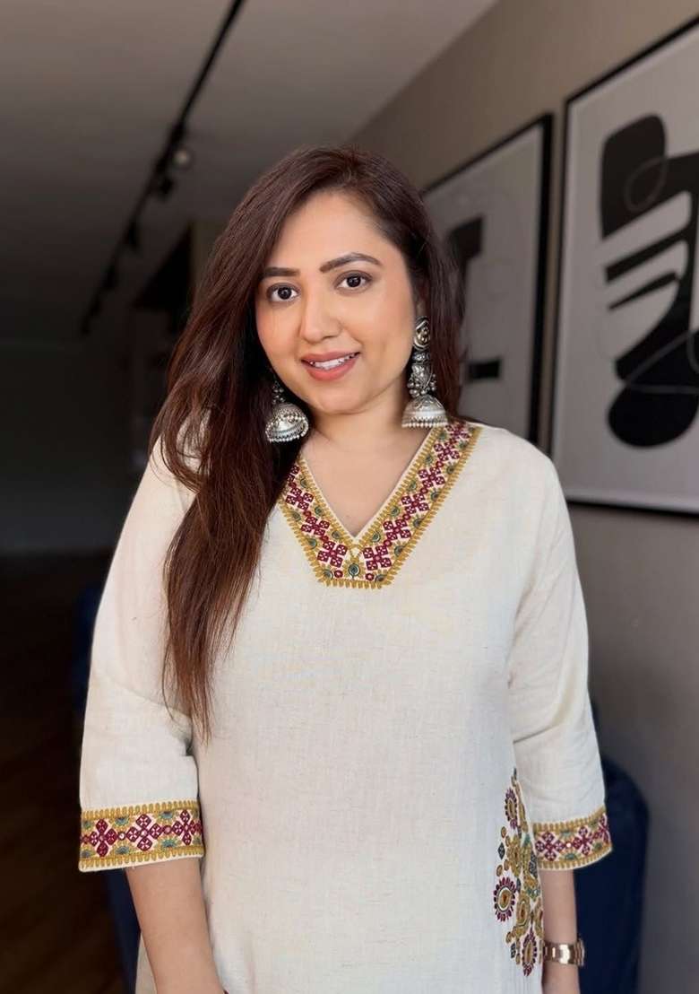 White Embroidery Cotton Kurta Set - Indya
