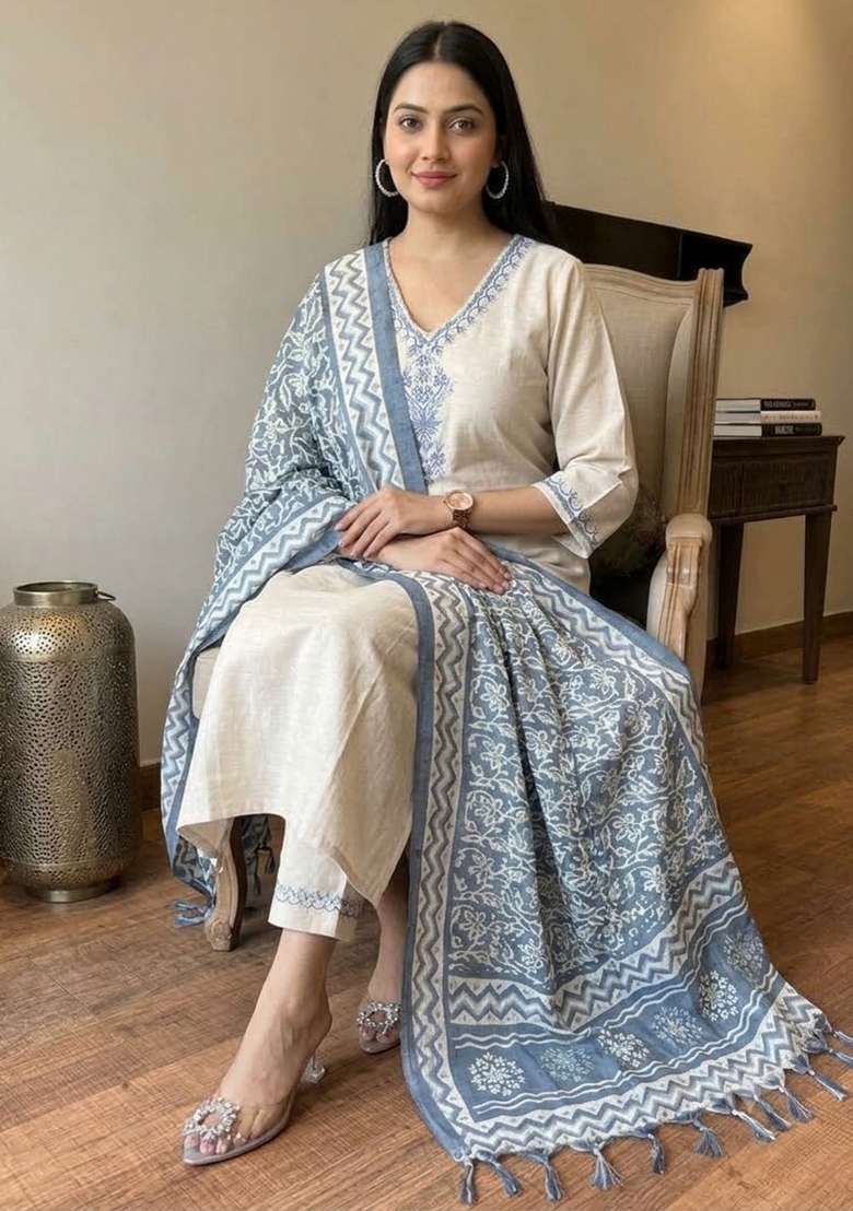 Off White Embroidery Cotton Kurta Set - Indya
