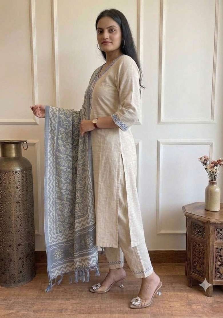 Off White Embroidery Cotton Kurta Set - Indya