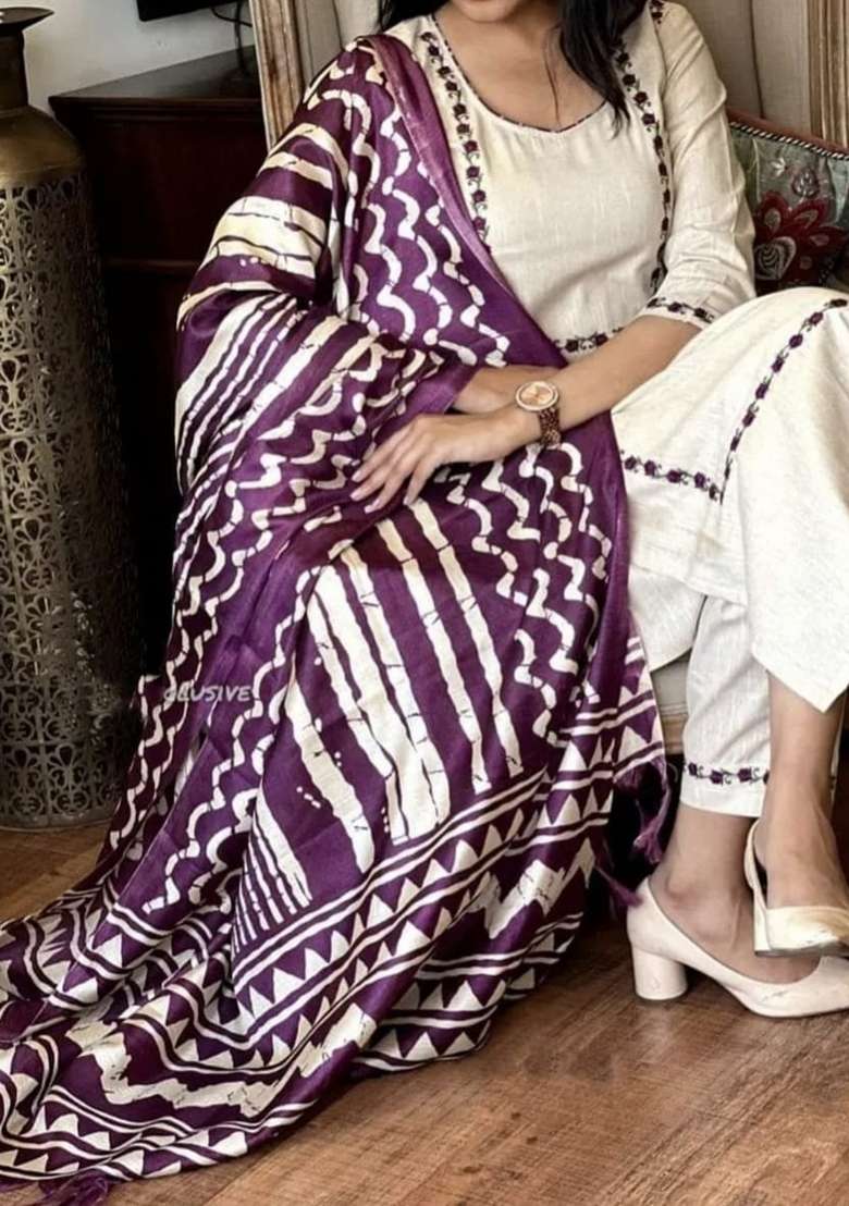 Cream Embroidery Cotton Kurta Set - Indya