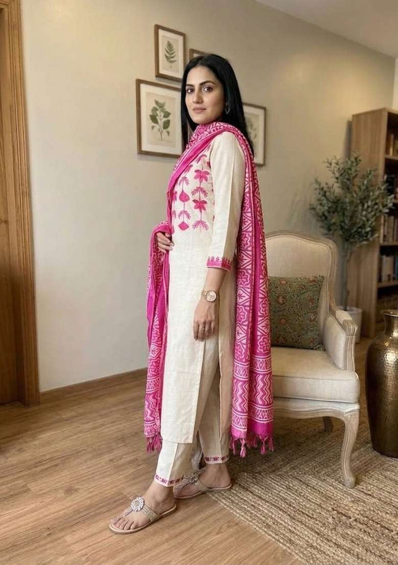 Off White Embroidery Cotton Kurta Set - Indya