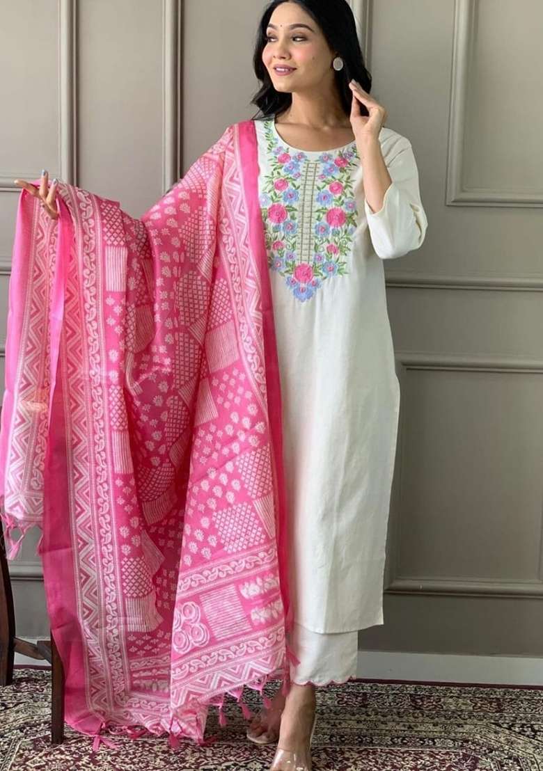 Off White Embroidery Cotton Kurta Set - Indya