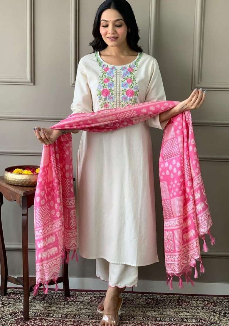 Off White Embroidery Cotton Kurta Set - Indya