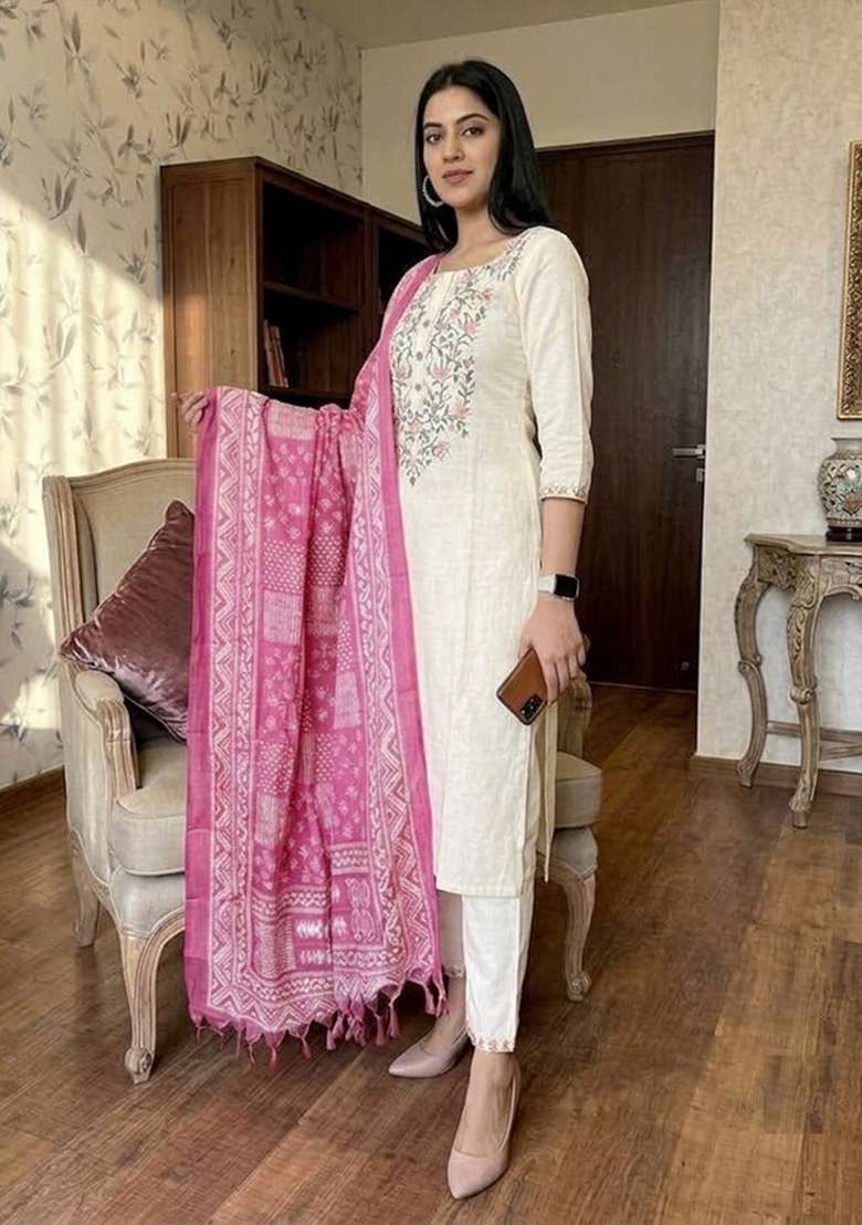 Off White Embroidery Cotton Kurta Set - Indya