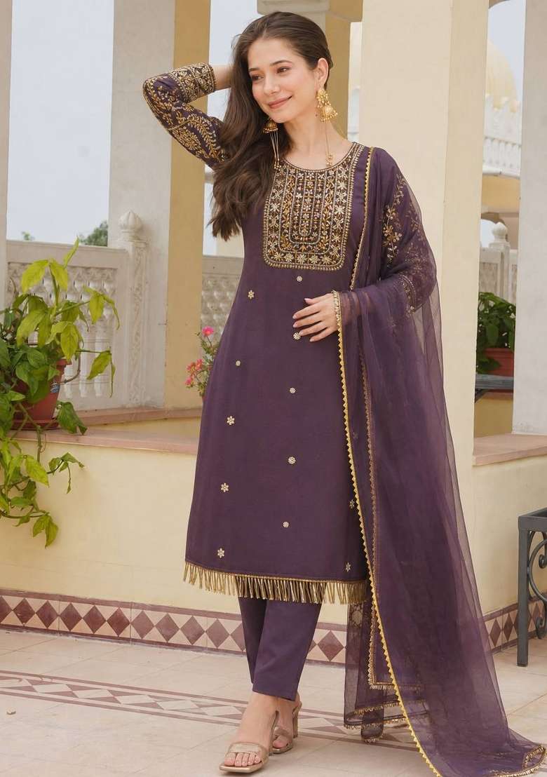 Purple Embroidery Roman Kurta Set - Indya