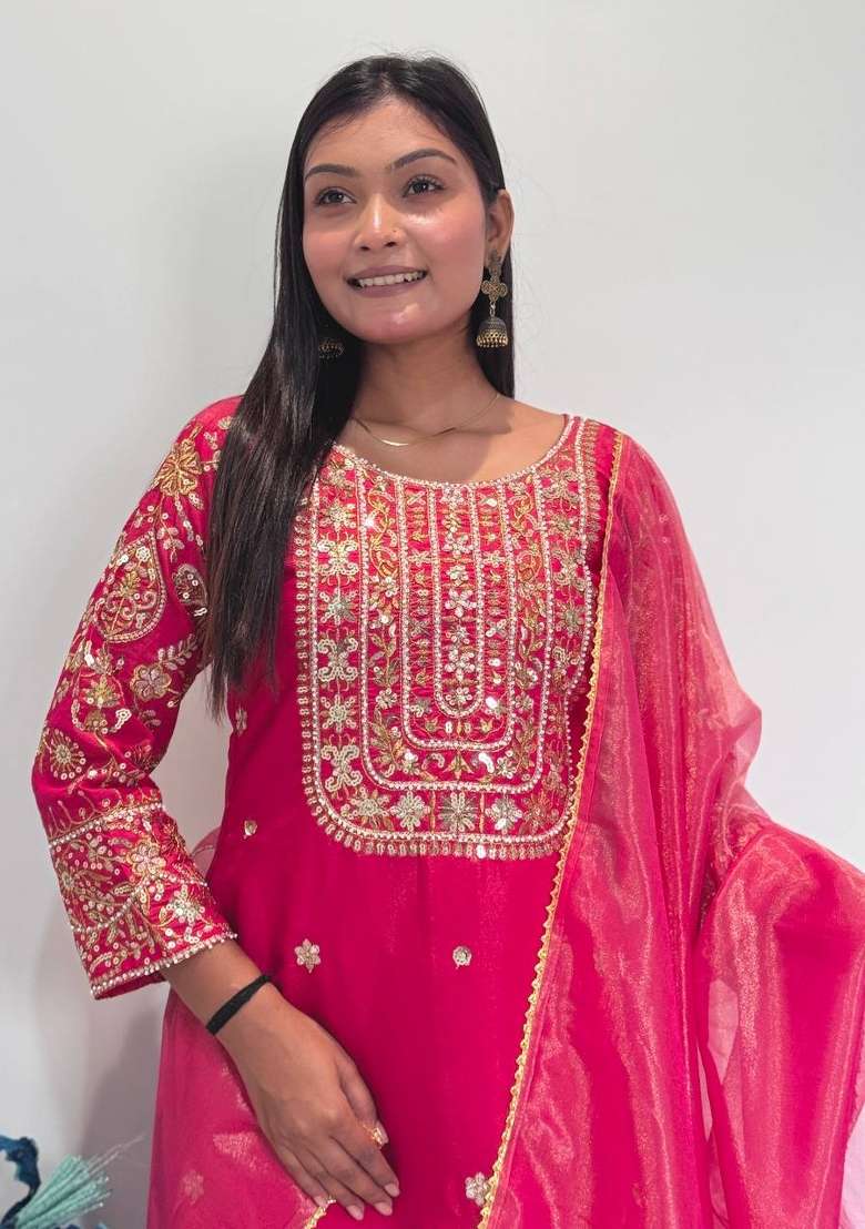 Pink Embroidery Roman Kurta Set - Indya