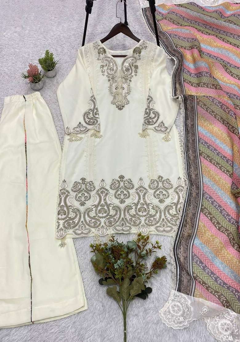 Off White Embroidery Georgette Kurta Set - Indya