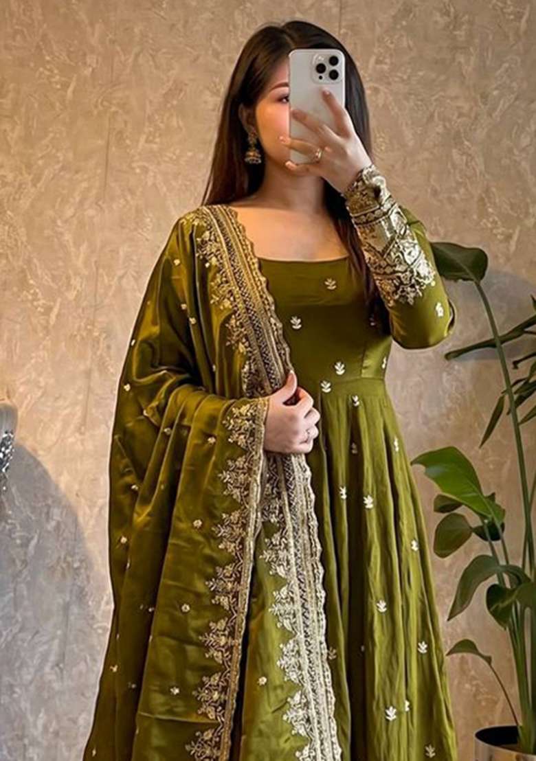 Mehendi Green Embroidered Silk Blend Kurta Set - Indya