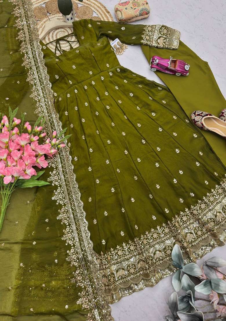 Mehendi Green Embroidered Silk Blend Kurta Set - Indya