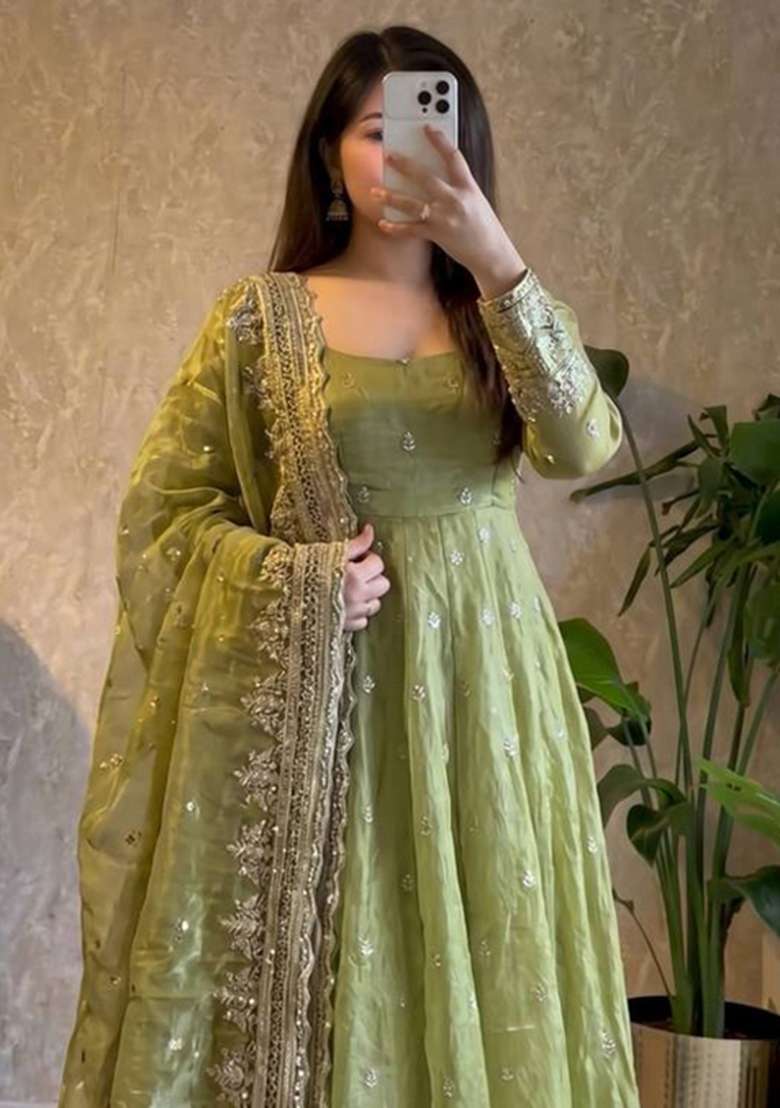 Parrot Green Embroidered Silk Blend Kurta Set - Indya