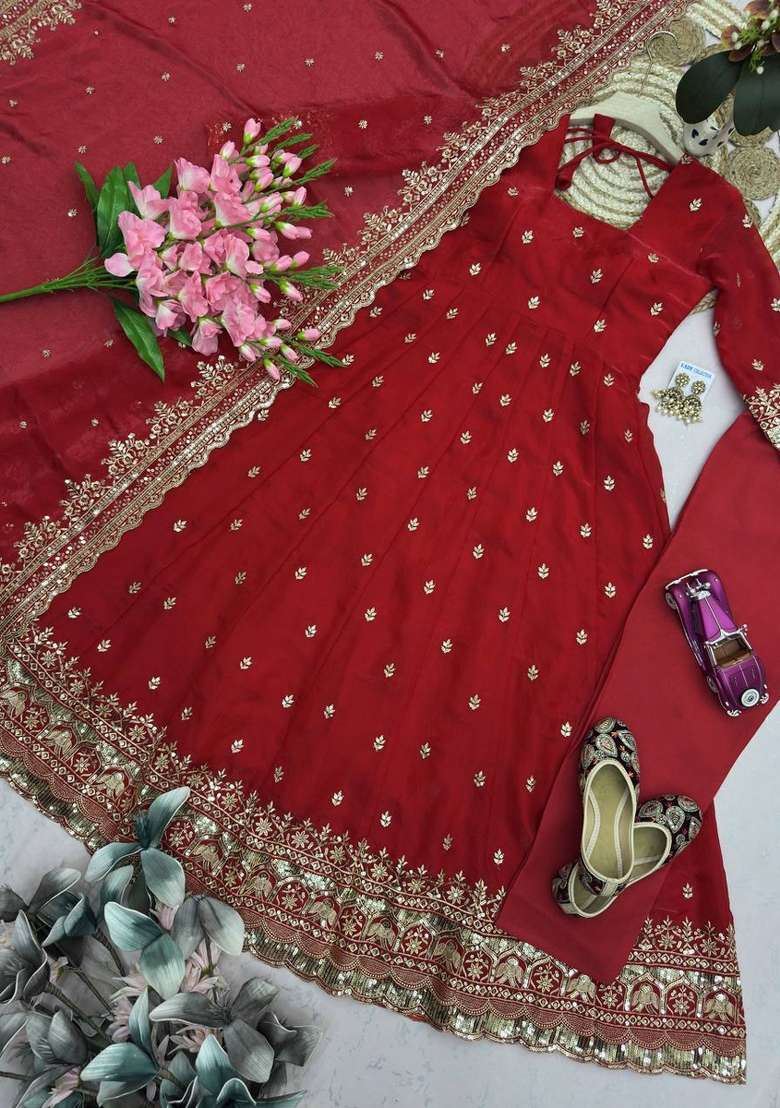 Red Embroidered Silk Blend Kurta Set - Indya