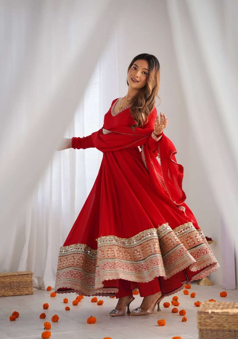 Red Embroidered Silk Blend Kurta Set - Indya