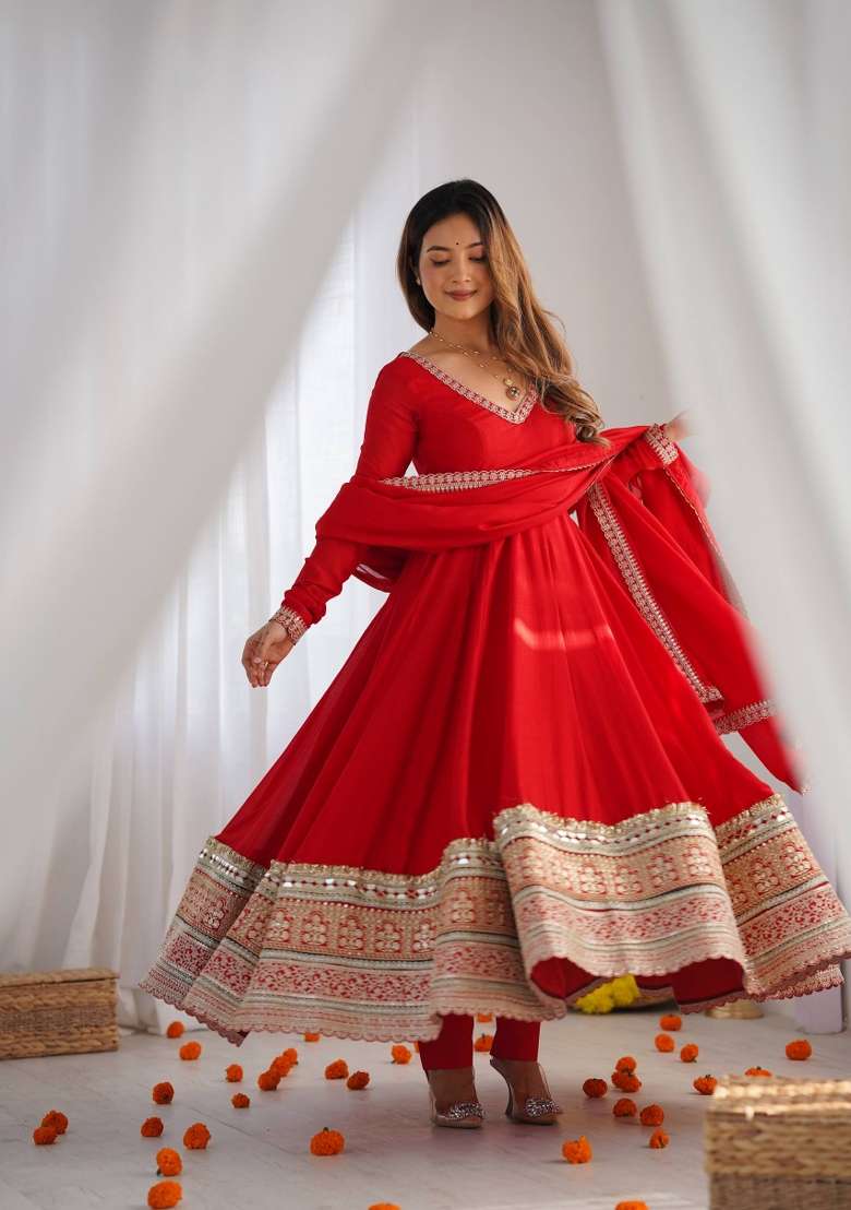 Red Embroidered Silk Blend Kurta Set - Indya
