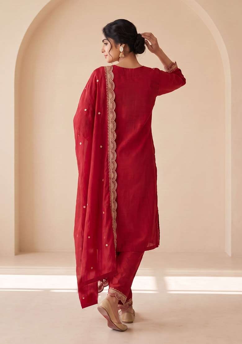 Red Embroidered Silk Blend Kurta Set - Indya