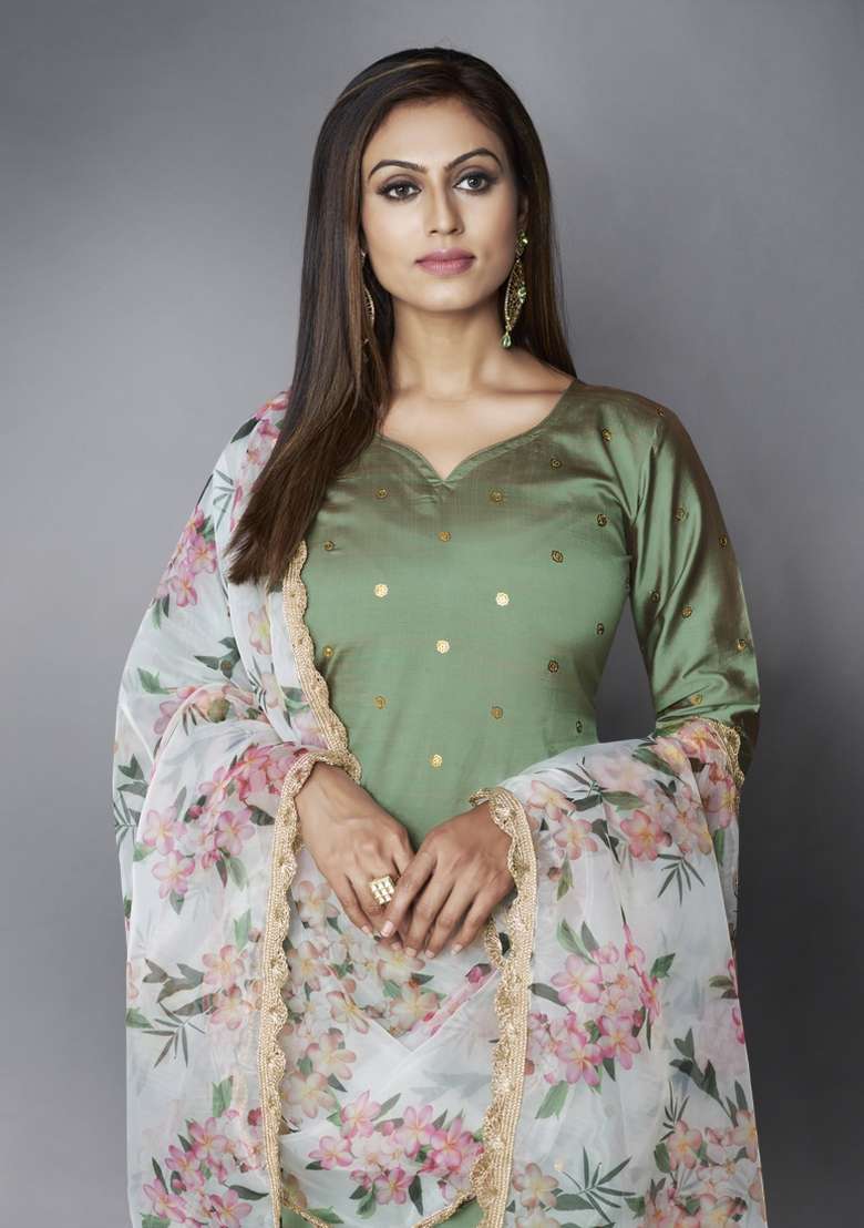 Green Embroidered Silk Blend Kurta Set - Indya