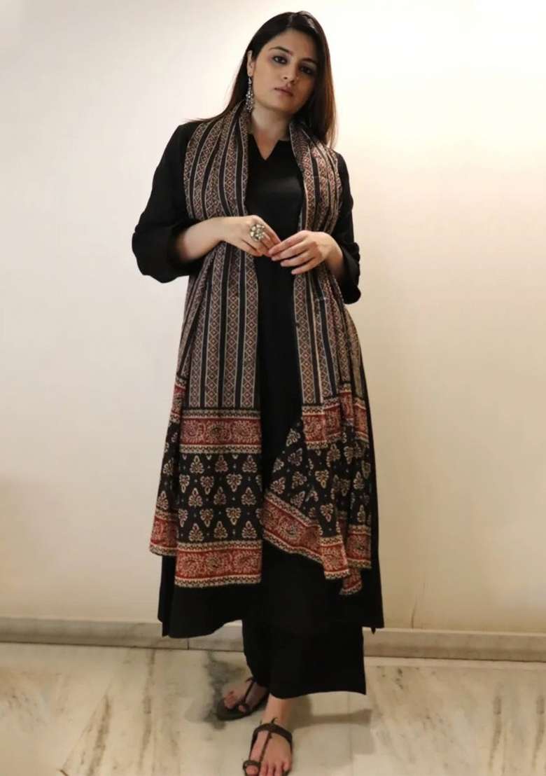 Black Solid Viscose Kurta Set - Indya
