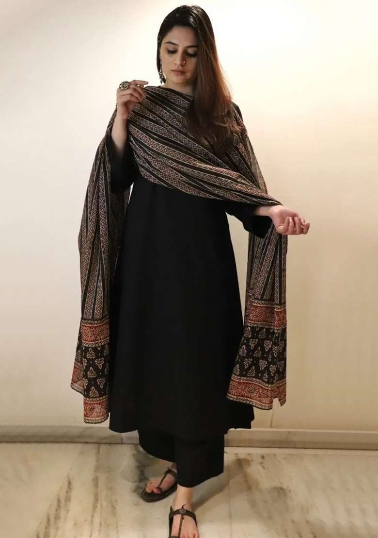 Black Solid Viscose Kurta Set - Indya