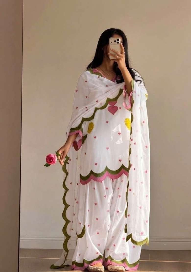 Off White Embroidery Chanderi Kurta Set - Indya