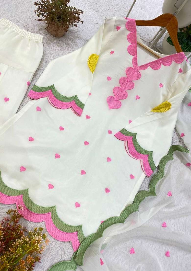 Off White Embroidery Chanderi Kurta Set - Indya
