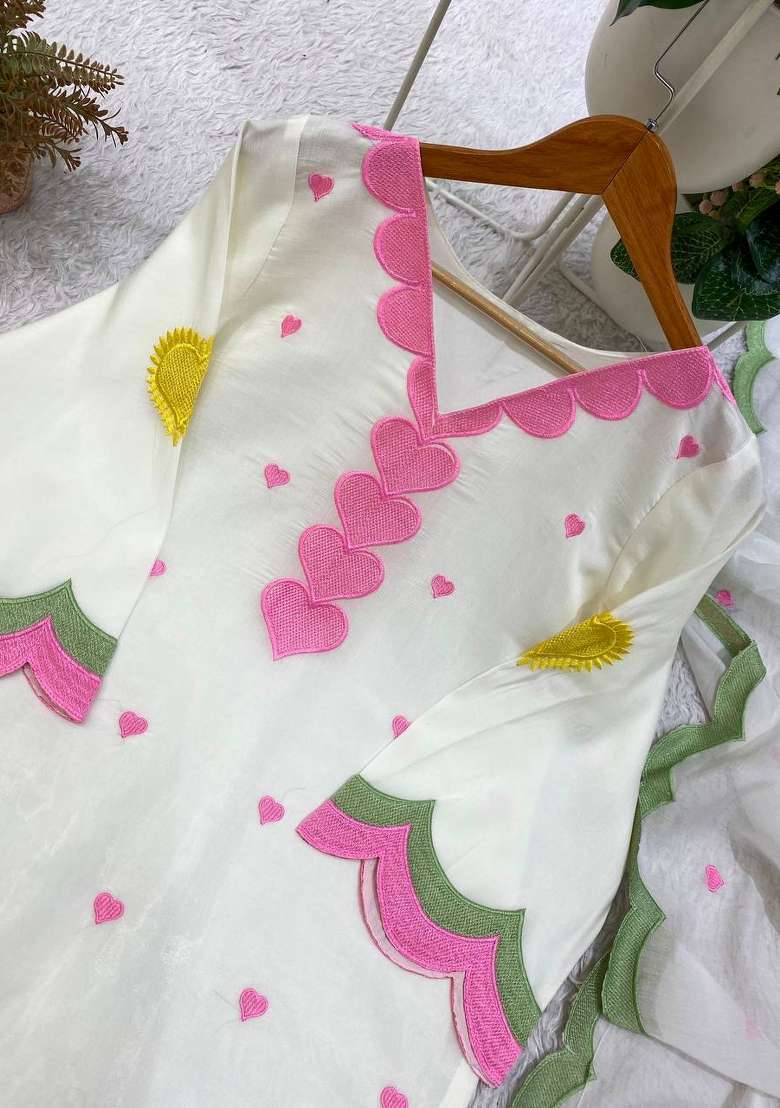 Off White Embroidery Chanderi Kurta Set - Indya