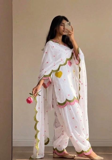 Off White Embroidery Chanderi Kurta Set