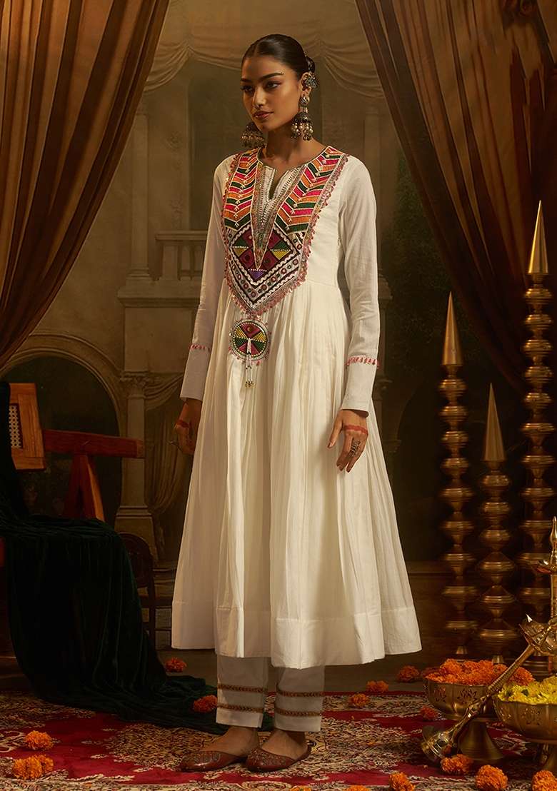 Off White Embroidery Cotton Kurta Set - Indya