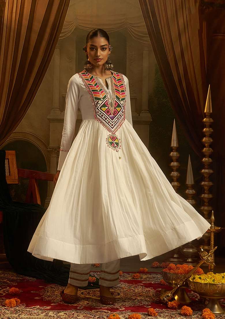 Off White Embroidery Cotton Kurta Set - Indya