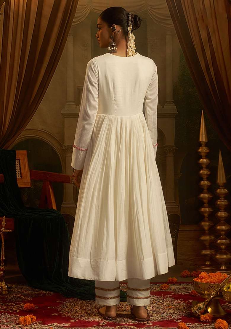 Off White Embroidery Cotton Kurta Set - Indya