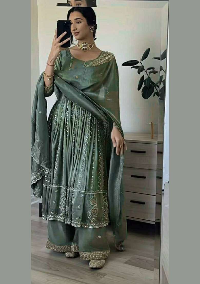 Green Embroidery Silk Kurta Set - Indya