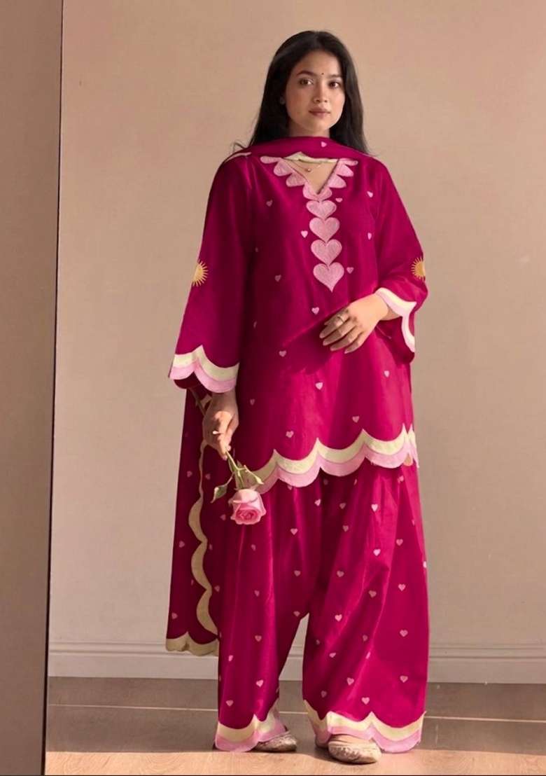 Rani Pink Embroidery Chanderi Kurta Set - Indya
