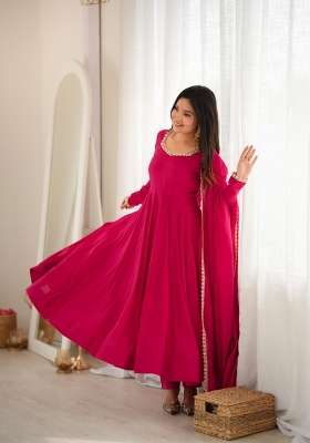 Rani Pink Embroidery Chanderi Kurta Set