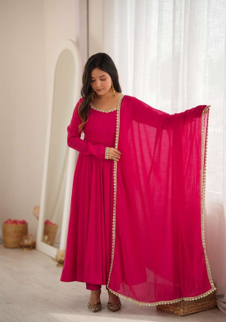 Rani Pink Embroidery Chanderi Kurta Set - Indya