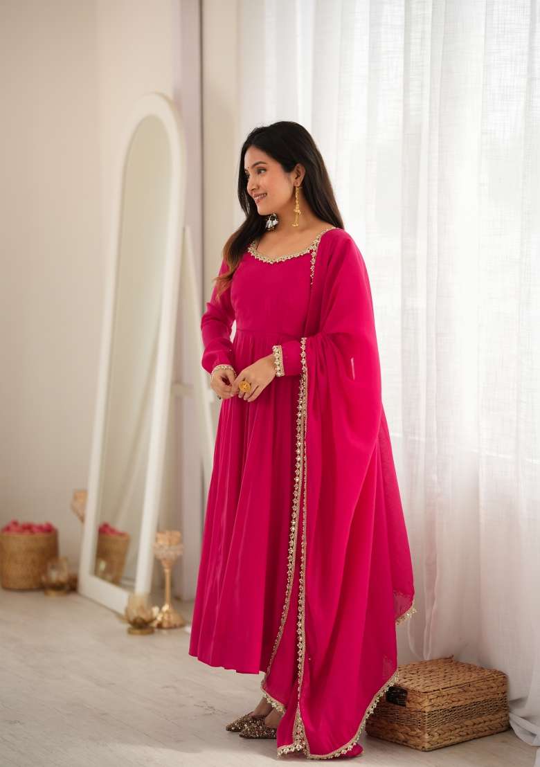 Rani Pink Embroidery Chanderi Kurta Set - Indya