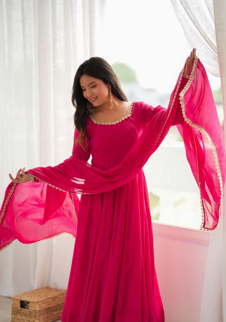 Rani Pink Embroidery Chanderi Kurta Set - Indya