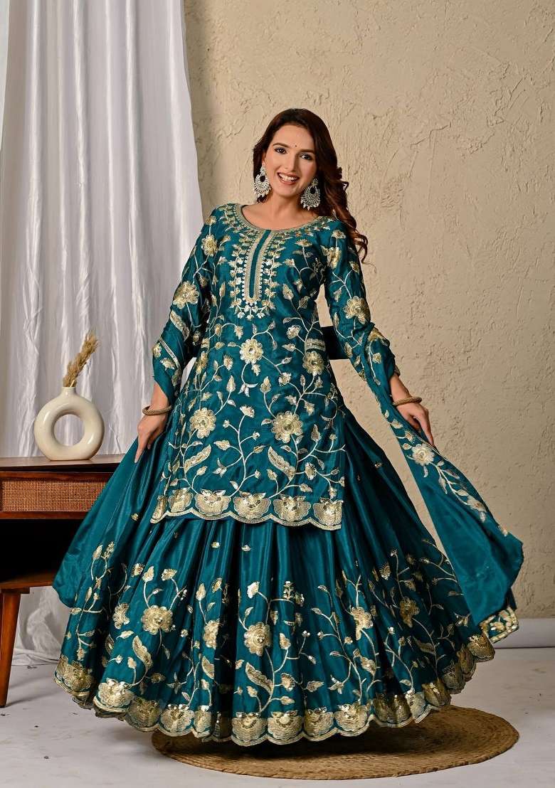 Peacock Teal Green Embroidery Silk Kurta Set - Indya