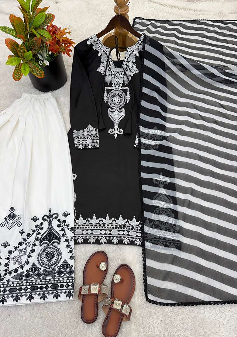 Black Embroidery Crepe Kurta Set - Indya