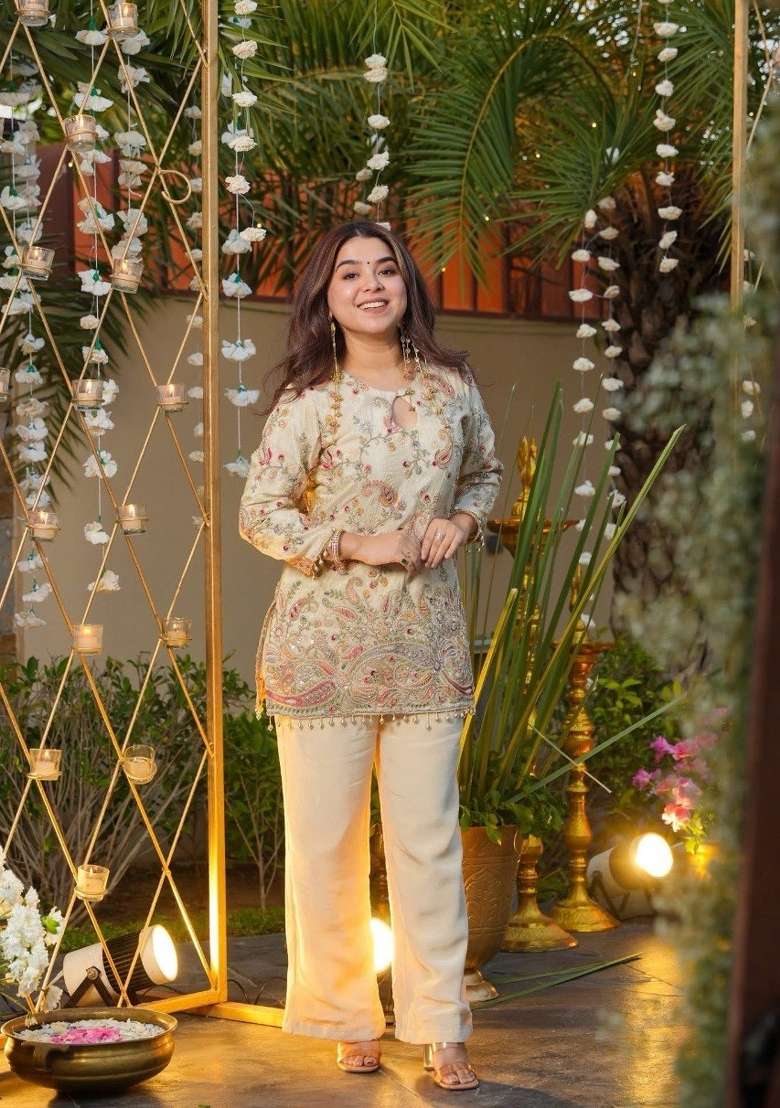 White Embroidery Crepe Kurta Set - Indya