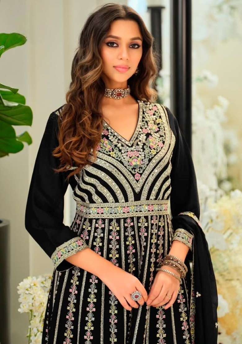 Black Embroidery Silk Kurta Set - Indya