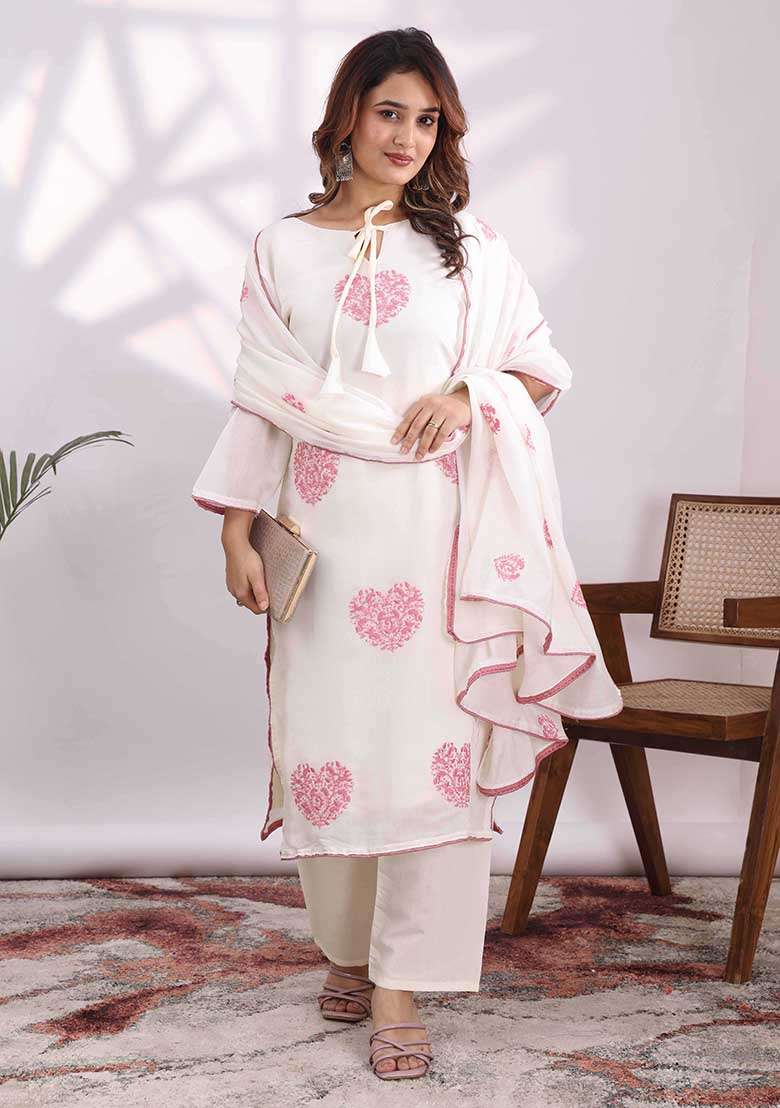Off White Embroidery Chanderi Kurta Set - Indya